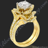 The small crimson rose flower diamond engagement ring set